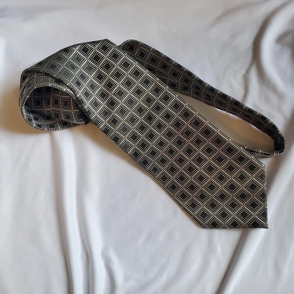 Bergamo New York men's Black and white  tie